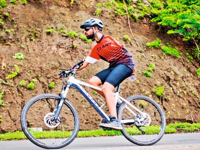 lost arm at age 6 to cancer He didn't get lost he traveled across the country on a bicycle | World Bicycle Day: कर्करोगामुळे वयाच्या ६ व्या वर्षी हात गमावला; तो हरला नाही, सायकलवरून देशभर प्रवास केला lost arm at age 6 to cancer He didn't get lost he traveled across the country on a bicycle | World Bicycle Day: कर्करोगामुळे वयाच्या ६ व्या वर्षी हात गमावला; तो हरला नाही, सायकलवरून देशभर प्रवास केला