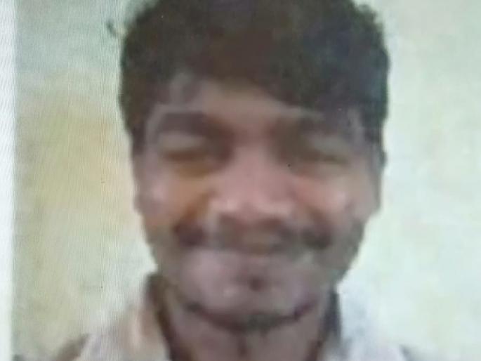 The driver fell off the tractor and died on the spot in Mangewadi Tal Radhanagari | तोल जाऊन चालत्या ट्रॅक्टरमधून चालक खाली पडला, ट्राॅलीचे चाक डोक्यावरून गेल्याने झाला जागीच मृत्यू The driver fell off the tractor and died on the spot in Mangewadi Tal Radhanagari | तोल जाऊन चालत्या ट्रॅक्टरमधून चालक खाली पडला, ट्राॅलीचे चाक डोक्यावरून गेल्याने झाला जागीच मृत्यू