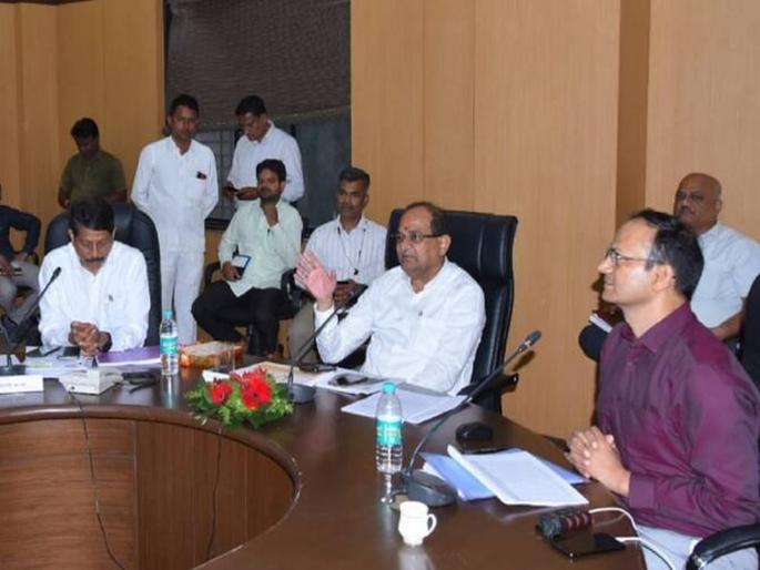 This year's Revenue Council held in the College of Minister Radhakrishna vikhe patil; Officers will stay in 'Five Star' hotel | यंदाची महसूल परिषद मंत्र्यांच्या कॉलेजमध्ये; अधिकारी 'फाईव्ह स्टार'मध्ये राहणार This year's Revenue Council held in the College of Minister Radhakrishna vikhe patil; Officers will stay in 'Five Star' hotel | यंदाची महसूल परिषद मंत्र्यांच्या कॉलेजमध्ये; अधिकारी 'फाईव्ह स्टार'मध्ये राहणार