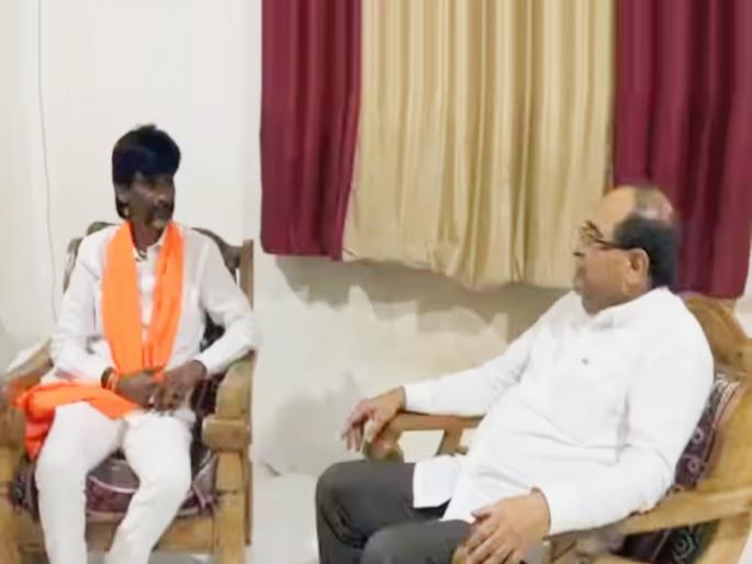 maharashtra assembly election 2024 bjp leader radhakrishna vikhe patil met manoj jarange patil at midnight | भाजपाकडून मनधरणी? रात्री २ वाजता खलबते; राधाकृष्ण विखे पाटील यांनी घेतली मनोज जरांगेंची भेट