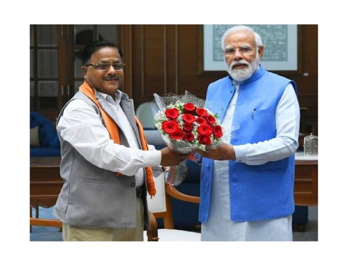 Rajya Sabha Election: BJP Ex MLA Dr. Radhamohan Agarwal got Rajya Sabha ticket | Rajya Sabha Election: योगी आदित्यनाथांसाठी सोडली गोरखपूरची जागा, आता पक्षाने दिली थेट राज्यसभेची उमेदवारी Rajya Sabha Election: BJP Ex MLA Dr. Radhamohan Agarwal got Rajya Sabha ticket | Rajya Sabha Election: योगी आदित्यनाथांसाठी सोडली गोरखपूरची जागा, आता पक्षाने दिली थेट राज्यसभेची उमेदवारी