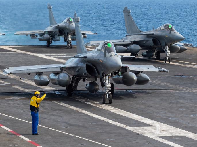 Rafale M fighter jets to join Indian Navy fleet; Talks with France begin... | भारतीय नौदलाच्या ताफ्यात सामील होणार 26 Rafale M लढाऊ विमानं; फ्रान्ससोबत चर्चा सुरू... Rafale M fighter jets to join Indian Navy fleet; Talks with France begin... | भारतीय नौदलाच्या ताफ्यात सामील होणार 26 Rafale M लढाऊ विमानं; फ्रान्ससोबत चर्चा सुरू...