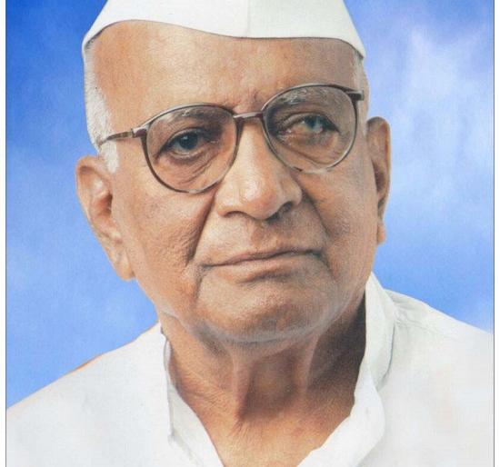  Senior freedom fighter, Raghunathata Kedge passes away; Funeral in a mournful environment at Sawal | ज्येष्ठ स्वातंत्र्यसेनानी रघुनाथतात्या केडगे यांचे निधन; सावळज येथे शोकाकुल वातावरणात अंत्यविधी