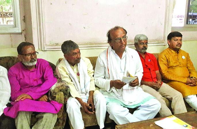 CM, supply ministers should be hanged - Raghunath Patil | मुख्यमंत्री, पुरवठा मंत्र्यांना फासावर चढवा - रघुनाथ पाटील