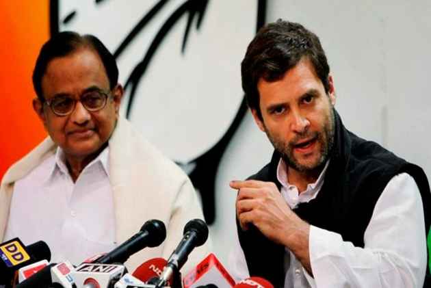 Modi's Govt is using the ED, CBI & sections of a spineless media to character assassinate Chidambaram Says Rahul Gandhi | सत्तेचा दुरुपयोग करून चिदंबरम यांचे चारित्र्यहनन करण्याचा प्रयत्न; राहुल गांधींची मोदींवर टीका 