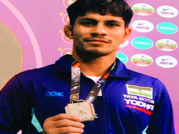 Maharashtra's Rahul Aurey killed the field, Indian Malla 3 gold | महाराष्ट्राच्या राहुल आवारेने मारले मैदान, भारतीय मल्लांना ३ सुवर्ण Maharashtra's Rahul Aurey killed the field, Indian Malla 3 gold | महाराष्ट्राच्या राहुल आवारेने मारले मैदान, भारतीय मल्लांना ३ सुवर्ण