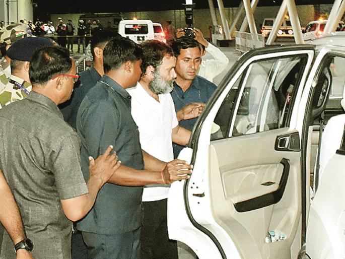 Rahul Gandhi's stay in Aurangabad, after 2 campaign meetings in Gujarat, participate in Bharat Jodo again in the morning | राहुल गांधींचा गुजरातमधील २ प्रचारसभेनंतर औरंगाबादेत मुक्काम; सकाळी पुन्हा भारत जोडोत Rahul Gandhi's stay in Aurangabad, after 2 campaign meetings in Gujarat, participate in Bharat Jodo again in the morning | राहुल गांधींचा गुजरातमधील २ प्रचारसभेनंतर औरंगाबादेत मुक्काम; सकाळी पुन्हा भारत जोडोत