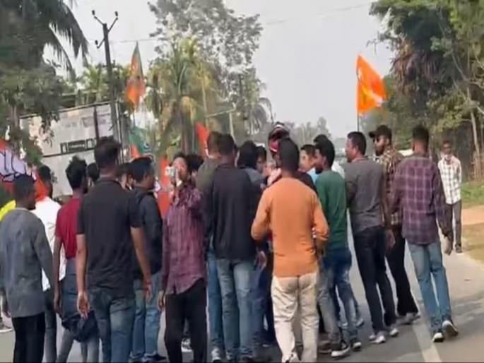 Bharat Jodo Nyaya Yatra attacked by BJP workers Allegation of Congress | भारत जोडो न्याय यात्रेवर भाजप कार्यकर्त्यांचा हल्ला; काँग्रेसचा आरोप, वातावरण तापलं Bharat Jodo Nyaya Yatra attacked by BJP workers Allegation of Congress | भारत जोडो न्याय यात्रेवर भाजप कार्यकर्त्यांचा हल्ला; काँग्रेसचा आरोप, वातावरण तापलं