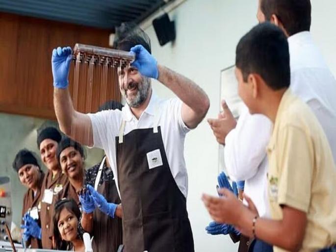Rahul Gandhi's chocolate-making endeavor at Ooty factory | "...अशी चव कधी घेतली नाही", राहुल गांधी चॉकलेट कारखान्यात Rahul Gandhi's chocolate-making endeavor at Ooty factory | "...अशी चव कधी घेतली नाही", राहुल गांधी चॉकलेट कारखान्यात
