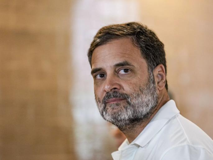 Election Commission orders Rahul Gandhi to submit signed affidavit regarding allegations made within 24 hours | केलेल्या आरोपांबाबत २४ तासांत स्वाक्षरीसह शपथपत्र द्या, अन्यथा..., निवडणूक आयोगाचे राहुल गांधींना आदेश Election Commission orders Rahul Gandhi to submit signed affidavit regarding allegations made within 24 hours | केलेल्या आरोपांबाबत २४ तासांत स्वाक्षरीसह शपथपत्र द्या, अन्यथा..., निवडणूक आयोगाचे राहुल गांधींना आदेश