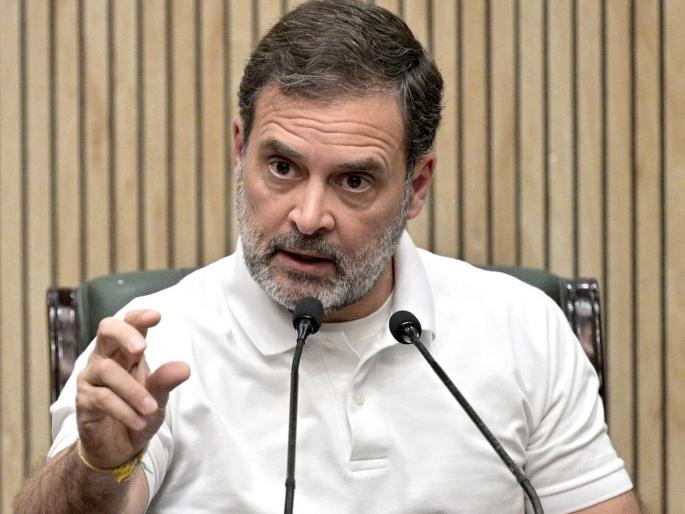 Election Commission is asking me to give affidavit but I have already taken oath in Parliament says Rahul Gandhi | निवडणूक आयोग शपथपत्र द्यायला सांगतोय; पण मी आधीच संसदेत शपथ घेतली आहे : राहुल गांधी Election Commission is asking me to give affidavit but I have already taken oath in Parliament says Rahul Gandhi | निवडणूक आयोग शपथपत्र द्यायला सांगतोय; पण मी आधीच संसदेत शपथ घेतली आहे : राहुल गांधी