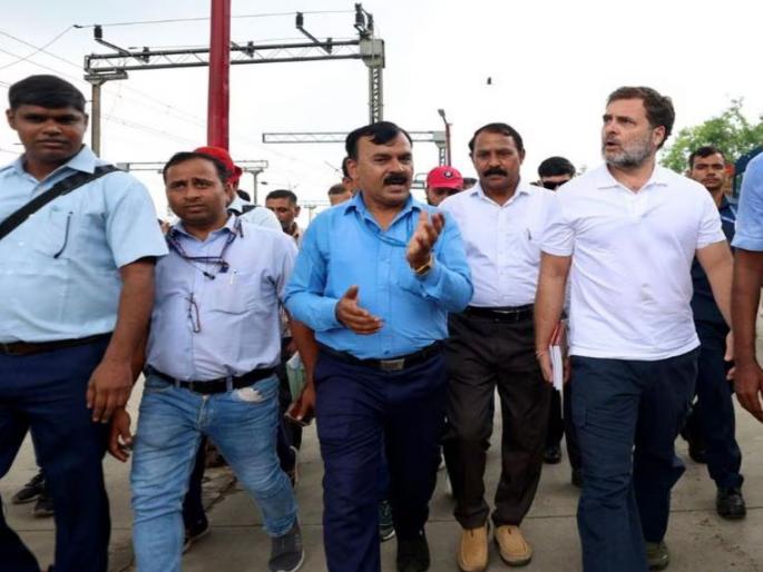Are loco pilots visited by Rahul Gandhi real or professional actors? BJP-Congress match | राहुल गांधींनी भेट घेतलेले लोको पायलट खरे की प्रोफेशन ॲक्टर्स? भाजपा-काँग्रेस आमने सामने Are loco pilots visited by Rahul Gandhi real or professional actors? BJP-Congress match | राहुल गांधींनी भेट घेतलेले लोको पायलट खरे की प्रोफेशन ॲक्टर्स? भाजपा-काँग्रेस आमने सामने