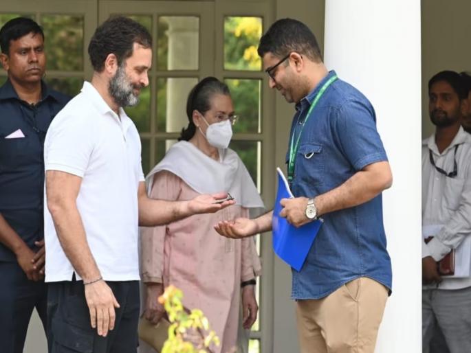 congress leader rahul gandhi vacates official 12 tughlak lane bungalow in delhi after a month lok sabha disqualification | १९ वर्षांनी सोडलं राहतं घर; राहुल गांधी म्हणाले, “खरं बोलण्याची किंमत चुकवावी लागली” congress leader rahul gandhi vacates official 12 tughlak lane bungalow in delhi after a month lok sabha disqualification | १९ वर्षांनी सोडलं राहतं घर; राहुल गांधी म्हणाले, “खरं बोलण्याची किंमत चुकवावी लागली”