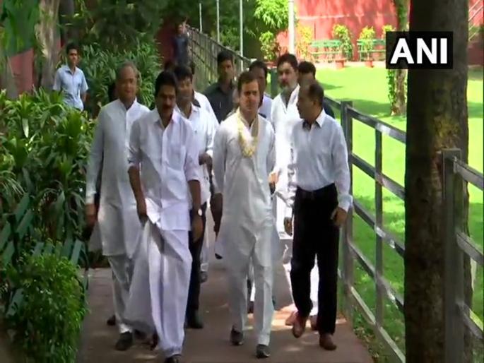 Rahul Gandhi will not celebrate a birthday | …म्हणून राहुल गांधी करणार नाही वाढदिवस साजरा Rahul Gandhi will not celebrate a birthday | …म्हणून राहुल गांधी करणार नाही वाढदिवस साजरा