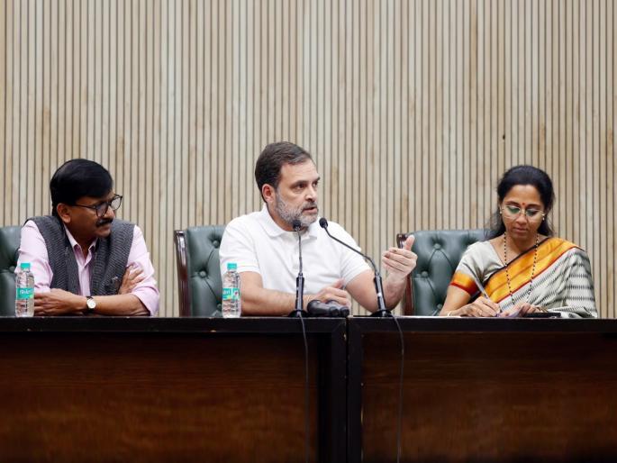 bjp mp nitesh rane replied rahul gandhi supriya sule and sanjay raut criticism on election commission over evm machine issue | “दिल्लीत थ्री इडियटची पत्रकार परिषद झाली, यांची विश्वासार्हता काय?”; भाजपा नेत्याचा पलटवार bjp mp nitesh rane replied rahul gandhi supriya sule and sanjay raut criticism on election commission over evm machine issue | “दिल्लीत थ्री इडियटची पत्रकार परिषद झाली, यांची विश्वासार्हता काय?”; भाजपा नेत्याचा पलटवार