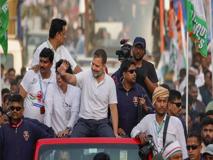 security breech in rahul gandhi bharat jodo nyay yatra unidentified drone found unnao | राहुल गांधींच्या सुरक्षेत चूक, यात्रेत अज्ञात ड्रोन दिसल्याने खळबळ, पोलिसांकडून तपास सुरु security breech in rahul gandhi bharat jodo nyay yatra unidentified drone found unnao | राहुल गांधींच्या सुरक्षेत चूक, यात्रेत अज्ञात ड्रोन दिसल्याने खळबळ, पोलिसांकडून तपास सुरु