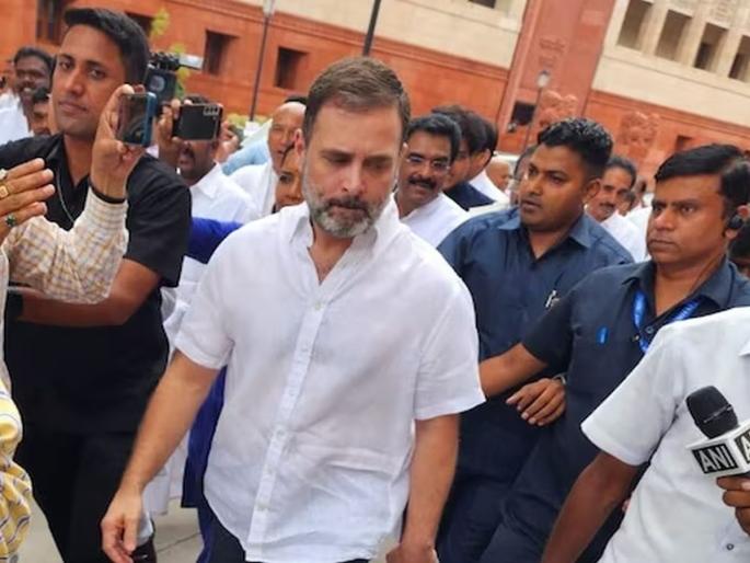 Rahul Gandhi returns to Parliament; A war of words will be waged over no confidence motion | संसदेत परतले राहुल गांधी; अविश्वासावर रंगणार वाक् युद्ध Rahul Gandhi returns to Parliament; A war of words will be waged over no confidence motion | संसदेत परतले राहुल गांधी; अविश्वासावर रंगणार वाक् युद्ध