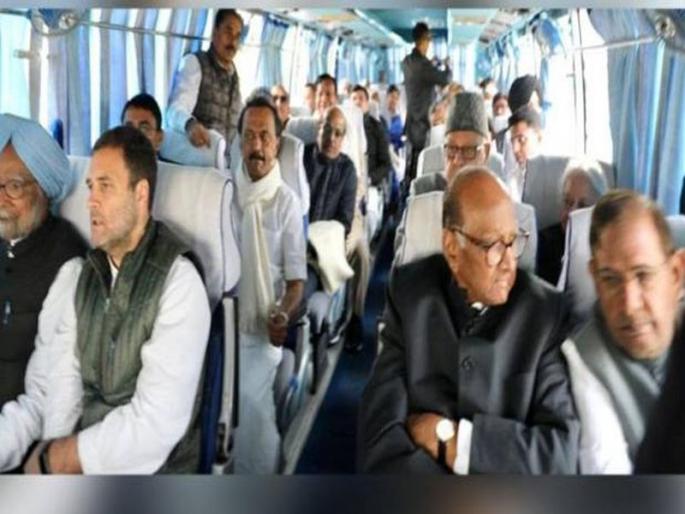 Congress Chief Rahul Gandhi Reached Rajasthan for Cm Oath Taking Ceremony Place By Bus with opposition leaders | राहुल गांधींच्या 'या' फोटोनं वाढवली भाजपाची चिंता Congress Chief Rahul Gandhi Reached Rajasthan for Cm Oath Taking Ceremony Place By Bus with opposition leaders | राहुल गांधींच्या 'या' फोटोनं वाढवली भाजपाची चिंता