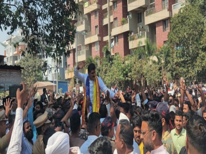 Video: Rahul Kalate's show of strength in Chinchwad Filing of independent candidature application | Video: चिंचवडमध्ये राहुल कलाटे यांचे जोरदार शक्तीप्रदर्शन; अपक्ष उमेदवारी अर्ज दाखल करण्यासाठी रवाना Video: Rahul Kalate's show of strength in Chinchwad Filing of independent candidature application | Video: चिंचवडमध्ये राहुल कलाटे यांचे जोरदार शक्तीप्रदर्शन; अपक्ष उमेदवारी अर्ज दाखल करण्यासाठी रवाना