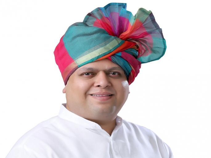 who filed election application from Karveer Assembly Constituency from Congress. Late P. N. Patil's son Rahul Patil total wealth is over 4 crores | काँग्रेसचे करवीर मतदारसंघातील उमेदवार राहुल पाटील यांची मालमत्ता चार कोटींवर who filed election application from Karveer Assembly Constituency from Congress. Late P. N. Patil's son Rahul Patil total wealth is over 4 crores | काँग्रेसचे करवीर मतदारसंघातील उमेदवार राहुल पाटील यांची मालमत्ता चार कोटींवर