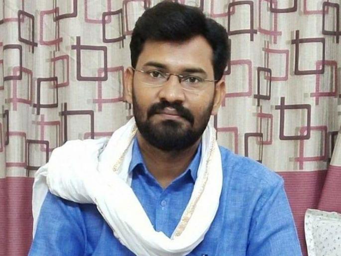 minister shankar rao gadakh personal assistant shot by unknown | खळबळजनक! मंत्री गडाख यांच्या स्वीय सहायकावर गोळीबार; थोडक्यात बचावले minister shankar rao gadakh personal assistant shot by unknown | खळबळजनक! मंत्री गडाख यांच्या स्वीय सहायकावर गोळीबार; थोडक्यात बचावले