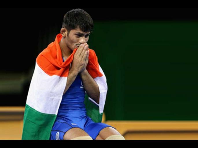 Corona Virus : Maharashtra Wrestler Rahul Aware Donate 2 lakhs to CM Relief Fund Maharashtra svg | Corona Virus : महाराष्ट्राच्या मल्लानं जपली सामाजिक जाण; राहुल आवारेनं केलं 'लाख'मोलाचं दान Corona Virus : Maharashtra Wrestler Rahul Aware Donate 2 lakhs to CM Relief Fund Maharashtra svg | Corona Virus : महाराष्ट्राच्या मल्लानं जपली सामाजिक जाण; राहुल आवारेनं केलं 'लाख'मोलाचं दान