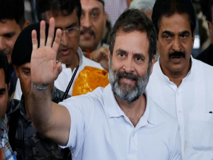 Rahul Gandhi returns to Parliament after 137 days; A warm welcome from Congress leaders | Video: राहुल गांधी 137 दिवसांनी संसदेत परतले; काँग्रेस नेत्यांकडून जंगी स्वागत Rahul Gandhi returns to Parliament after 137 days; A warm welcome from Congress leaders | Video: राहुल गांधी 137 दिवसांनी संसदेत परतले; काँग्रेस नेत्यांकडून जंगी स्वागत