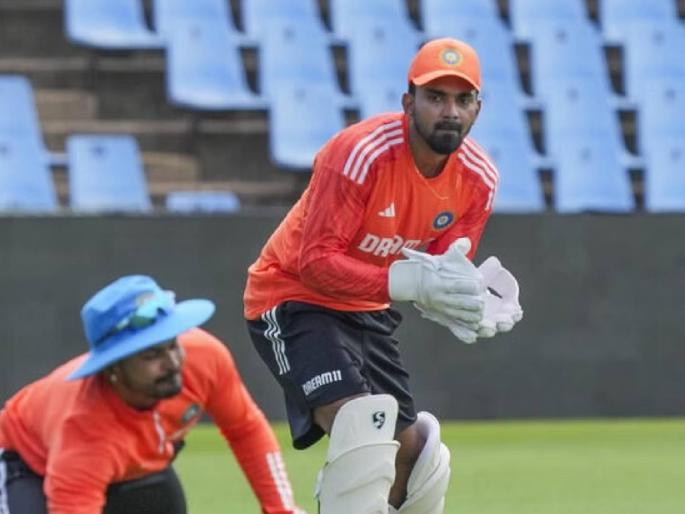 BCCI doesn't want KL Rahul as keeper in Tests, Ishan Kishan ordered to play Ranji Trophy for India comeback : Report | कुछ तो गडबड है? BCCI ला कसोटीत यष्टिरक्षक म्हणून KL Rahul नको, इशानला खास सूचना