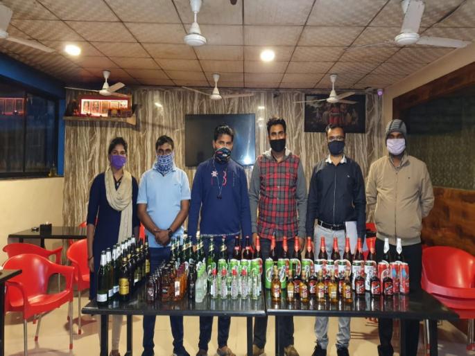 Raid on Chinese center, hotel in case of illegal sale of liquor | हिंजवडीत दारुच्या अवैध विक्रीप्रकरणी चायनिज सेंटर, हाॅटेलवर छापा