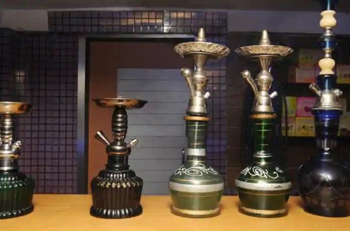 In the Nagpur Gokulpeth hukka parlor raid | नागपुरात  गोकुळपेठेतील हुक्का पार्लरवर धाड 