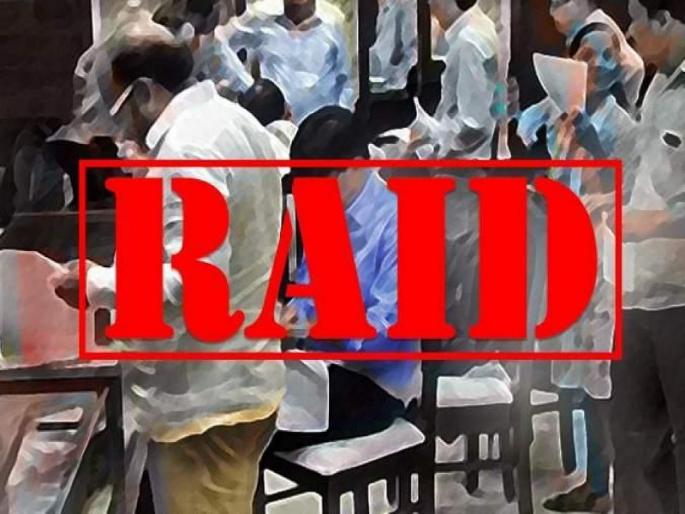 Income tax department raids businessman house in pune | अजित पवारांनंतर राष्ट्रवादीच्या आणखी एका बड्या नेत्याच्या निकटवर्तींयांच्या घरावर आयकरचा छापा Income tax department raids businessman house in pune | अजित पवारांनंतर राष्ट्रवादीच्या आणखी एका बड्या नेत्याच्या निकटवर्तींयांच्या घरावर आयकरचा छापा