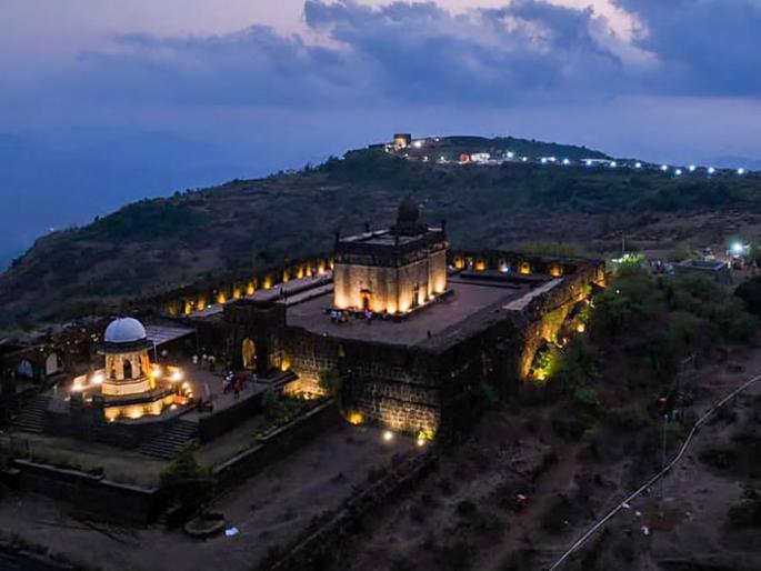 Chhatrapati Shivaji Maharaj's death anniversary; Program at Raigad | छत्रपती शिवाजी महाराज पुण्यतिथी; रायगडावर कार्यक्रम Chhatrapati Shivaji Maharaj's death anniversary; Program at Raigad | छत्रपती शिवाजी महाराज पुण्यतिथी; रायगडावर कार्यक्रम