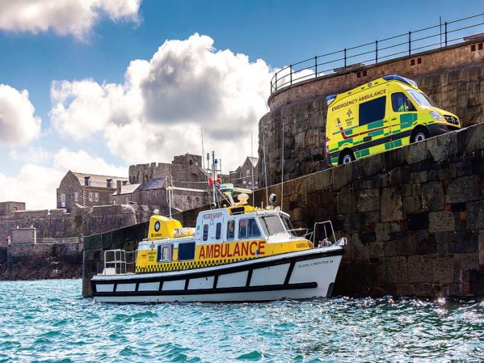 Negative patients will get the proposal of Navsanjivani, ambulance marine boat | अत्यवस्थ रुग्णांना मिळणार नवसंजीवनी , रुग्णवाहिका सागरी बोटींचा प्रस्ताव तयार Negative patients will get the proposal of Navsanjivani, ambulance marine boat | अत्यवस्थ रुग्णांना मिळणार नवसंजीवनी , रुग्णवाहिका सागरी बोटींचा प्रस्ताव तयार