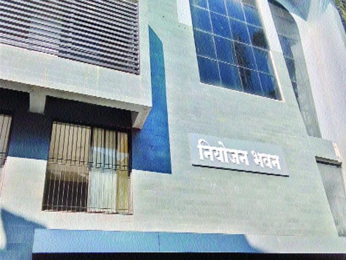 Use of district planning building before inauguration | उद्घाटनापूर्वीच जिल्हा नियोजनच्या इमारतीचा वापर सुरू Use of district planning building before inauguration | उद्घाटनापूर्वीच जिल्हा नियोजनच्या इमारतीचा वापर सुरू