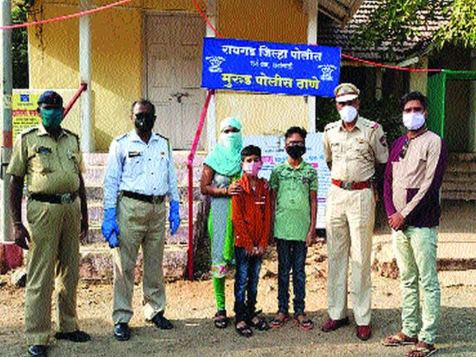 After 36 days, Milekar met | ३६ दिवसांनंतर झाली मायलेकरांची भेट After 36 days, Milekar met | ३६ दिवसांनंतर झाली मायलेकरांची भेट