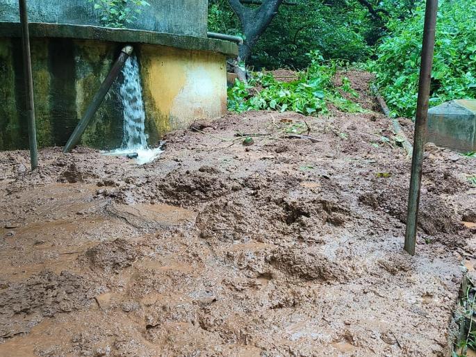 Raigad: A crack fell on the water tank of Tajpur village in Raigad, water supply to the village stopped | Raigad: रायगडमधील ताजपूर गावच्या पाण्याच्या टाकीवर कोसळली दरड, गावचा पाणी पुरवठा बंद Raigad: A crack fell on the water tank of Tajpur village in Raigad, water supply to the village stopped | Raigad: रायगडमधील ताजपूर गावच्या पाण्याच्या टाकीवर कोसळली दरड, गावचा पाणी पुरवठा बंद