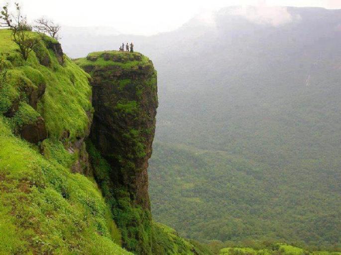 Shivajiabhishek ceremony on Raigad in the presence of three lakh Shiv devotees | तीन लाख शिवभक्तांच्या उपस्थितीत रायगडावर शिवराज्याभिषेक सोहळा Shivajiabhishek ceremony on Raigad in the presence of three lakh Shiv devotees | तीन लाख शिवभक्तांच्या उपस्थितीत रायगडावर शिवराज्याभिषेक सोहळा