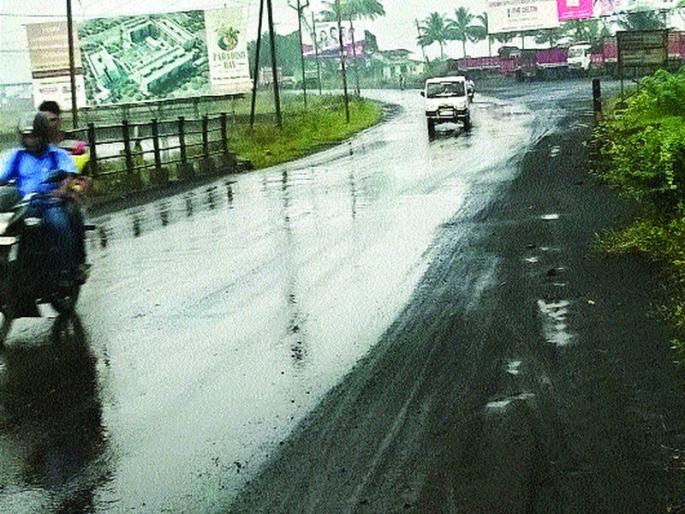 Rains in Raigad, farmers, including residents, continue to bleed | रायगडमध्ये अवकाळी पाऊस, नागरिकांसह शेतक-यांची उडाली तारांबळ Rains in Raigad, farmers, including residents, continue to bleed | रायगडमध्ये अवकाळी पाऊस, नागरिकांसह शेतक-यांची उडाली तारांबळ