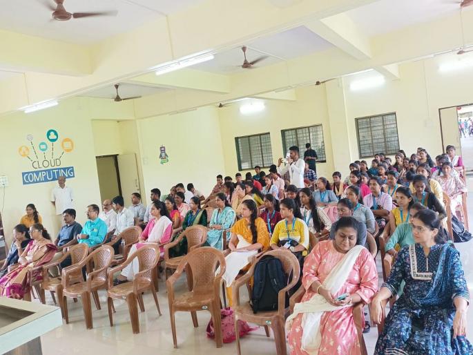 Raigad: The respect for teachers abroad is not seen in our country - Veer Wajekar | Raigad: परदेशात शिक्षकाविषयी असणारा आदर आपल्या देशात दिसत नाही - वीर वाजेकर Raigad: The respect for teachers abroad is not seen in our country - Veer Wajekar | Raigad: परदेशात शिक्षकाविषयी असणारा आदर आपल्या देशात दिसत नाही - वीर वाजेकर