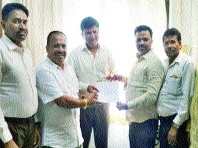 Demand for the wages of workers in the Raigad Security Board | रायगड सुरक्षा मंडळातील कामगारांच्या वेतनवाढीची मागणी Demand for the wages of workers in the Raigad Security Board | रायगड सुरक्षा मंडळातील कामगारांच्या वेतनवाढीची मागणी