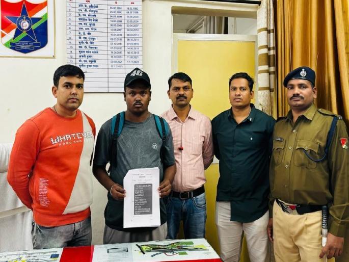 A man from Sangli was arrested by the Railway Security Force in Pune for cheating passengers by creating a bogus message that he had received a confirmed railway ticket | Sangli: ..अन् रेल्वे तिकीटची बनवेगिरी उघडकीस आली, गोटखिंडीतील भामट्याला पुण्यात अटक A man from Sangli was arrested by the Railway Security Force in Pune for cheating passengers by creating a bogus message that he had received a confirmed railway ticket | Sangli: ..अन् रेल्वे तिकीटची बनवेगिरी उघडकीस आली, गोटखिंडीतील भामट्याला पुण्यात अटक