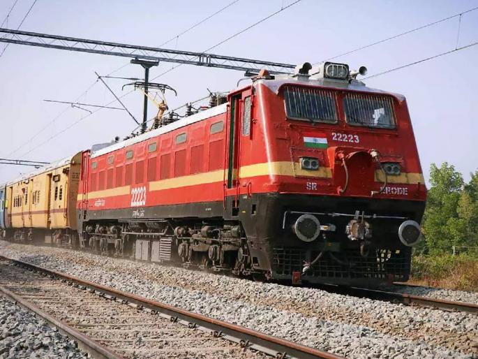 Railway Maldhaka to Daulatabad; 24 clear the path to the bogey pitline | दौलताबादला रेल्वे मालधक्का; २४ बोगीच्या पीटलाइनचा मार्ग मोकळा Railway Maldhaka to Daulatabad; 24 clear the path to the bogey pitline | दौलताबादला रेल्वे मालधक्का; २४ बोगीच्या पीटलाइनचा मार्ग मोकळा