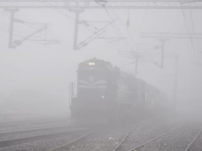 Trains will run smoothly even in dense fog; 80 Fog Pass Devices in Pune Railway Division | Pune Railway: दाट धुक्यातही रेल्वे धावणार सुसाट; पुणे रेल्वे विभागात ८० फॉग पास डिव्हाईस Trains will run smoothly even in dense fog; 80 Fog Pass Devices in Pune Railway Division | Pune Railway: दाट धुक्यातही रेल्वे धावणार सुसाट; पुणे रेल्वे विभागात ८० फॉग पास डिव्हाईस