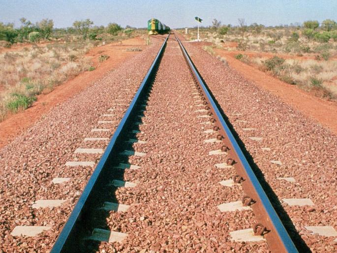 Now Pune to Ahilyanagar in one and a half hours; There will be a double railway line parallel to the highway, 12 stations will be built | आता दीड तासात पुणे ते अहिल्यानगर; महामार्गाला समांतर दुहेरी रेल्वेमार्ग होणार, १२ स्थानके उभारणार