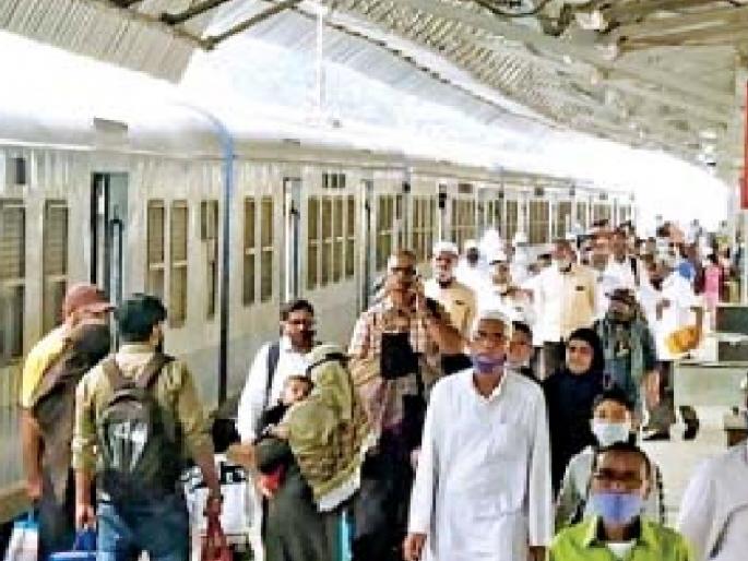 Train runs from Kolhapur to Marathwada overfull, demand for extra trains for summer vacations | कोल्हापुरातून मराठवाड्याकडे रेल्वे धावताहेत ओव्हरफुल्ल, उन्हाळी सुट्ट्यांसाठी अतिरिक्त गाड्यांची मागणी Train runs from Kolhapur to Marathwada overfull, demand for extra trains for summer vacations | कोल्हापुरातून मराठवाड्याकडे रेल्वे धावताहेत ओव्हरफुल्ल, उन्हाळी सुट्ट्यांसाठी अतिरिक्त गाड्यांची मागणी