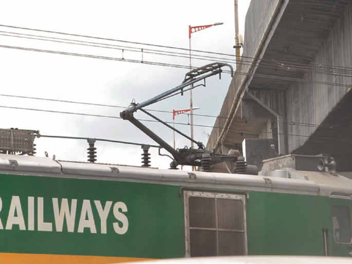 Travel will be faster! 'Janashatabdi' will run on electricity, 'Vande Bharat' will have to wait a little | प्रवास होणार वेगवान! ‘जनशताब्दी’ धावेल विजेवर, ‘वंदे भारत’ला थोडी प्रतीक्षा Travel will be faster! 'Janashatabdi' will run on electricity, 'Vande Bharat' will have to wait a little | प्रवास होणार वेगवान! ‘जनशताब्दी’ धावेल विजेवर, ‘वंदे भारत’ला थोडी प्रतीक्षा