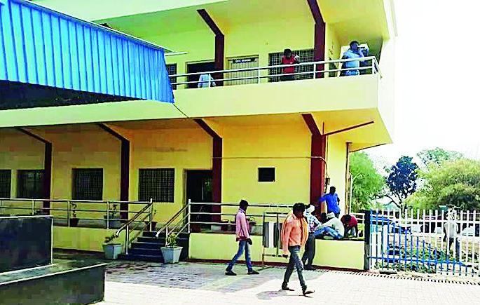 The broad gauge is also ready on the Chhindwada road at Bhimalgondi | छिंदवाडा मार्गावर भीमालगोंडीपर्यंत ब्रॉडगेज तयार The broad gauge is also ready on the Chhindwada road at Bhimalgondi | छिंदवाडा मार्गावर भीमालगोंडीपर्यंत ब्रॉडगेज तयार