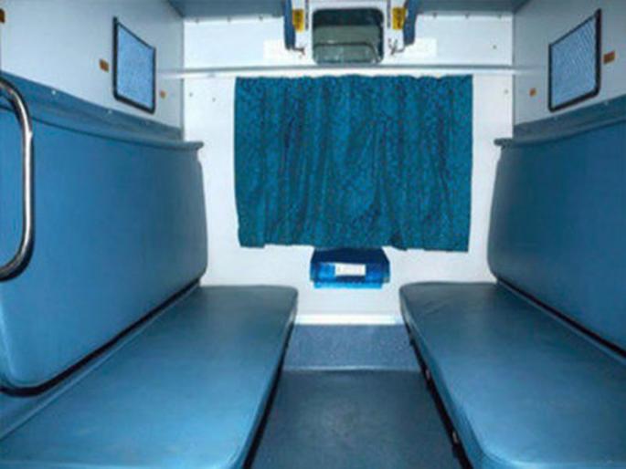 In 2016, 11 lakh thieves caught stolen goods, Maharashtra tops | 2016मध्ये रेल्वेचं सामान चोरणारे 11 लाख चोर पकडले, महाराष्ट्र अव्वल In 2016, 11 lakh thieves caught stolen goods, Maharashtra tops | 2016मध्ये रेल्वेचं सामान चोरणारे 11 लाख चोर पकडले, महाराष्ट्र अव्वल