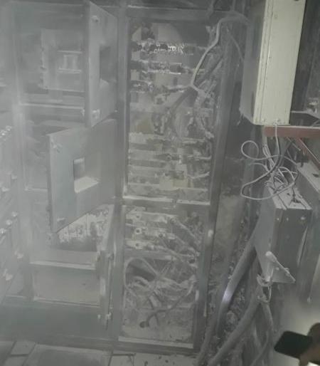 Sensation caused due to fire in the Railway hospital's switch room in Nagpur | नागपुरात रेल्वे रुग्णालयाच्या स्वीच रूमला आग लागल्यामुळे खळबळ Sensation caused due to fire in the Railway hospital's switch room in Nagpur | नागपुरात रेल्वे रुग्णालयाच्या स्वीच रूमला आग लागल्यामुळे खळबळ
