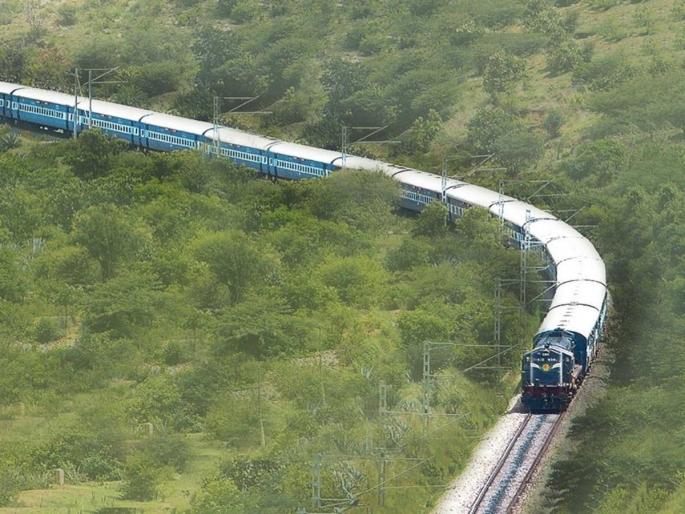 Ahmedabad-Khurda Road-Udhana Special Express via Akola from Wednesday, keeping in mind the rush of passengers | प्रवाशांची गर्दी लक्षात घेत अकोला मार्गे अहमदाबाद-खुर्दा रोड-उधना विशेष एक्स्प्रेस बुधवारपासून Ahmedabad-Khurda Road-Udhana Special Express via Akola from Wednesday, keeping in mind the rush of passengers | प्रवाशांची गर्दी लक्षात घेत अकोला मार्गे अहमदाबाद-खुर्दा रोड-उधना विशेष एक्स्प्रेस बुधवारपासून
